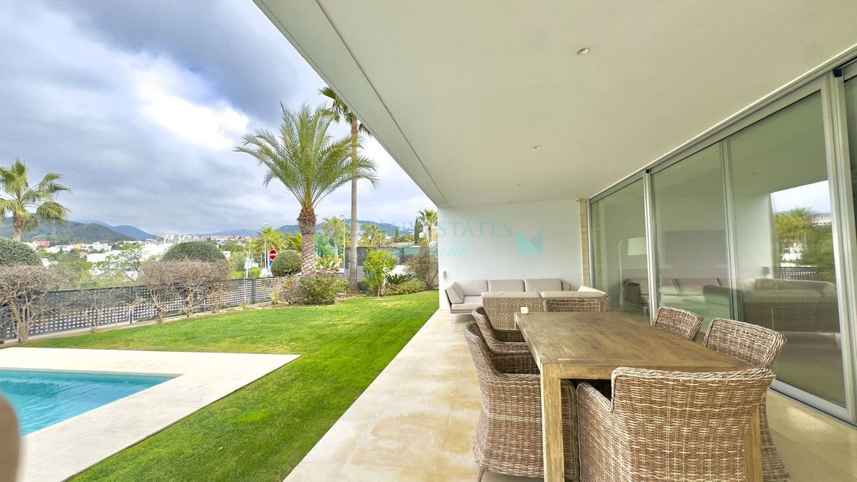 Villa for sale in Rio Real, Marbella East