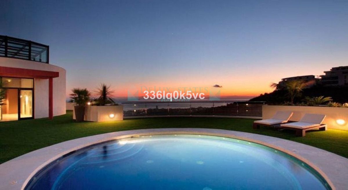 Apartment for rent in Los Altos de los Monteros, Marbella East