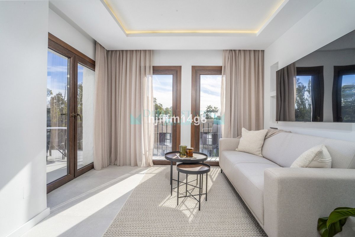 Penthouse for sale in Nueva Andalucia