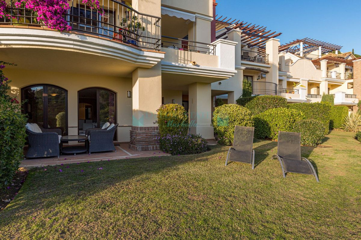 Ground Floor Apartment for sale in Los Arqueros, Benahavis