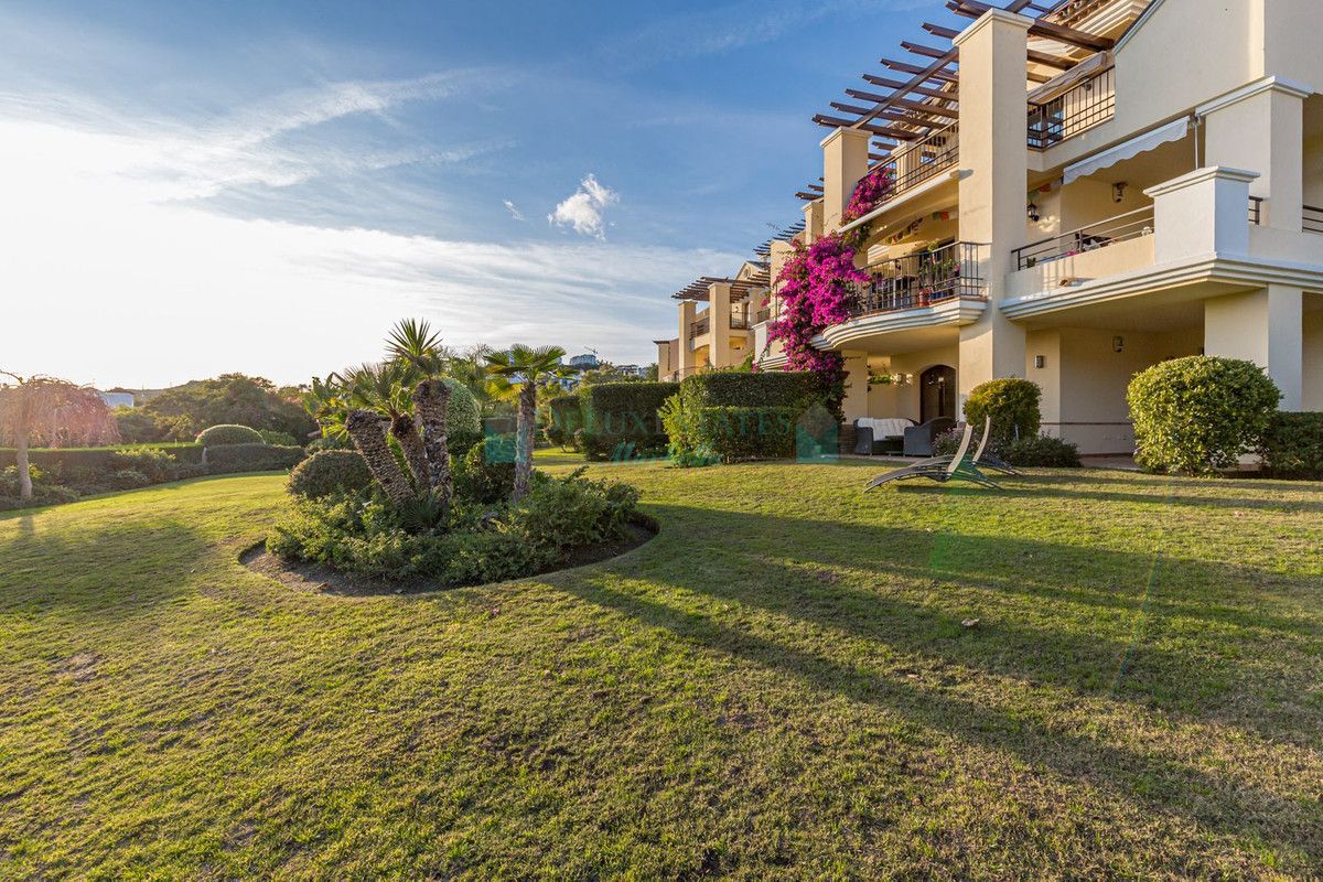 Ground Floor Apartment for sale in Los Arqueros, Benahavis