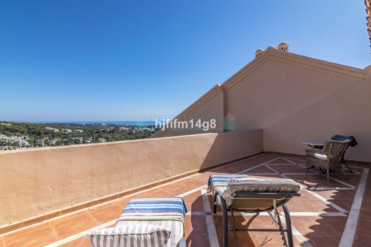 Penthouse for sale in Nueva Andalucia