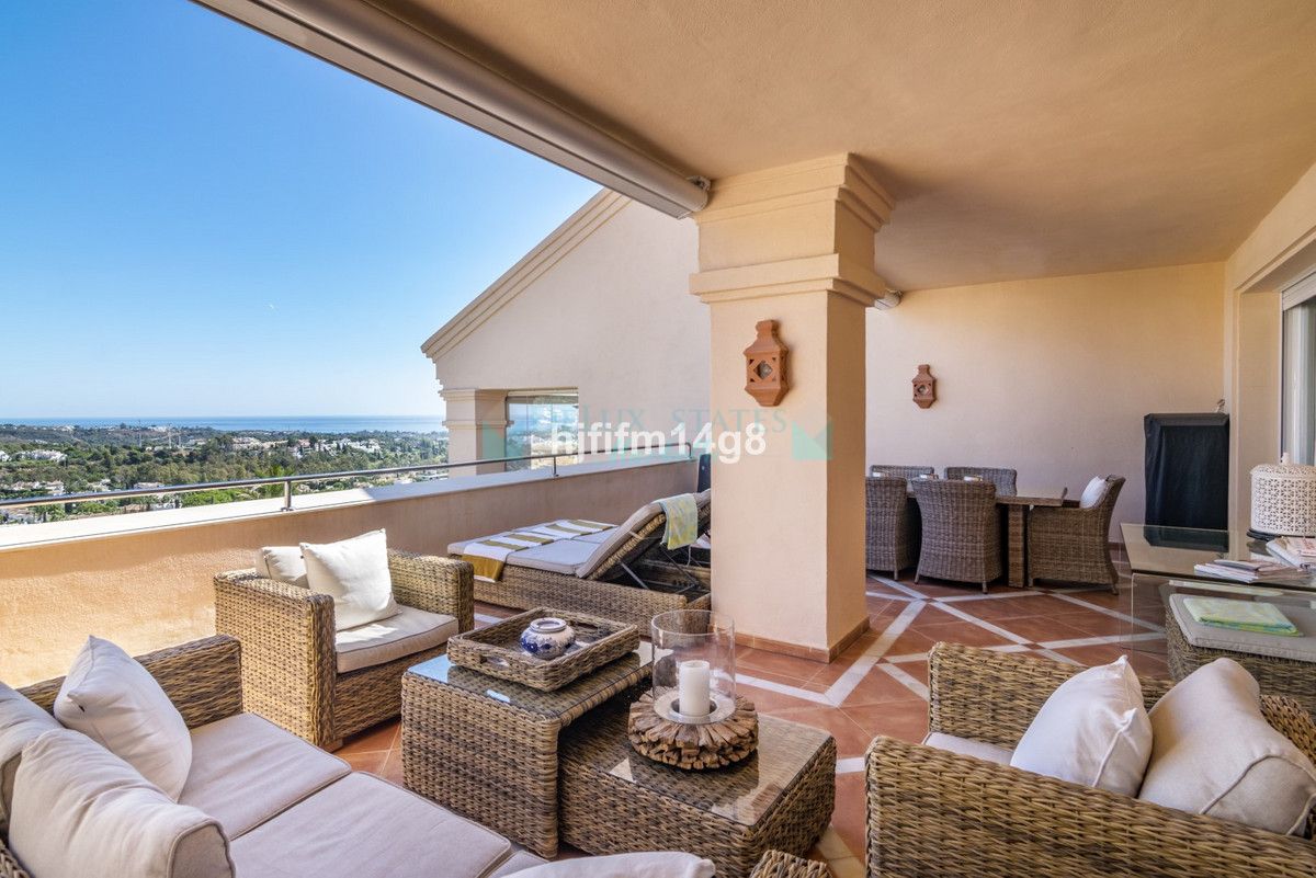 Penthouse for sale in Nueva Andalucia