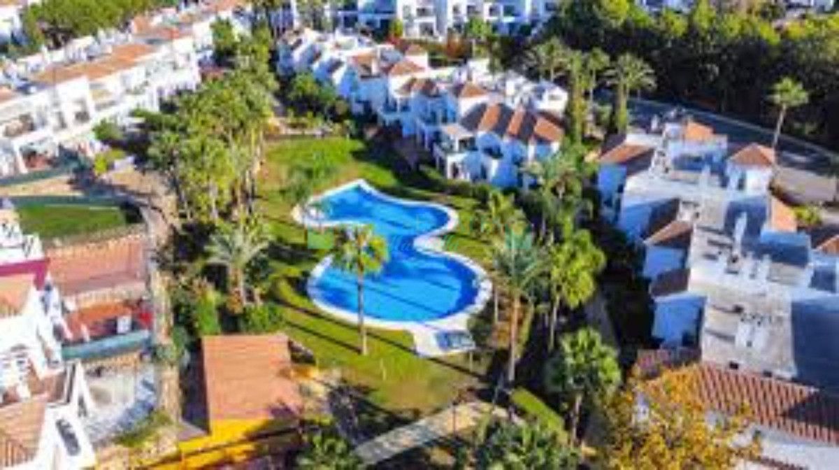 Penthouse for sale in Nueva Andalucia