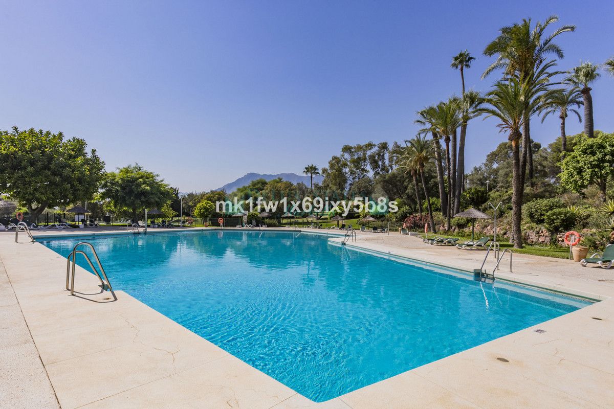 Apartment for sale in Rio Real, Marbella East
