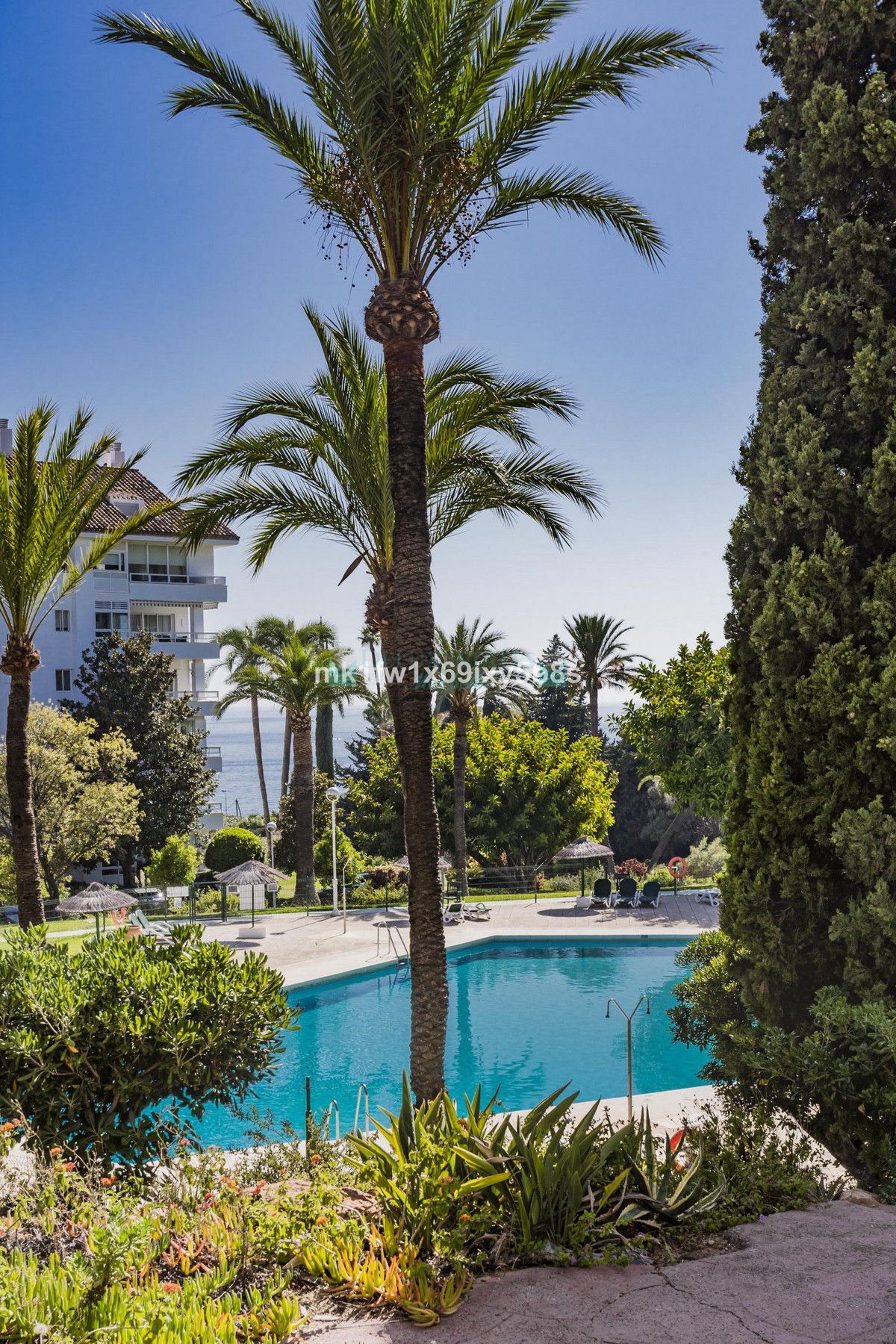 Apartment for sale in Rio Real, Marbella East