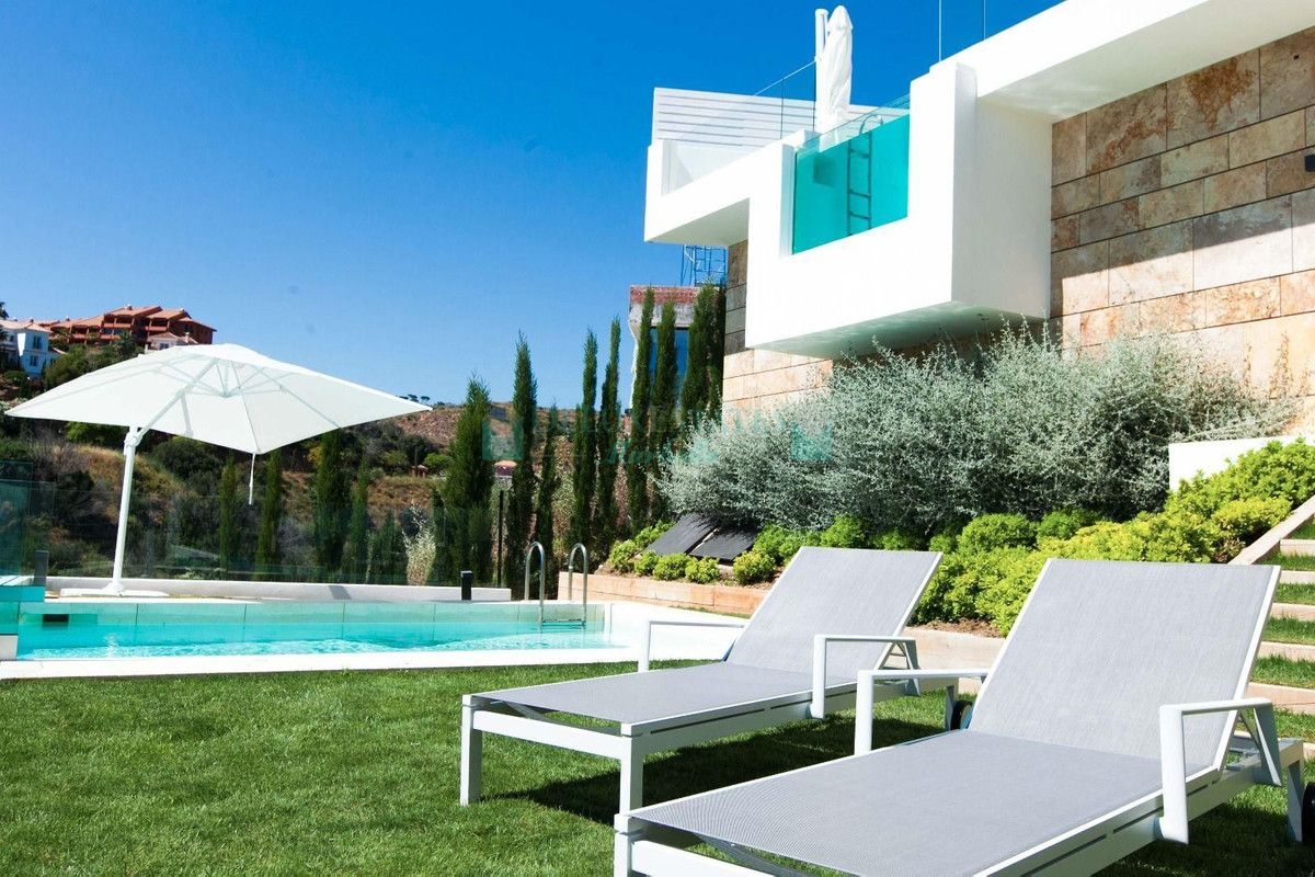 Villa en venta en El Rosario, Marbella Este