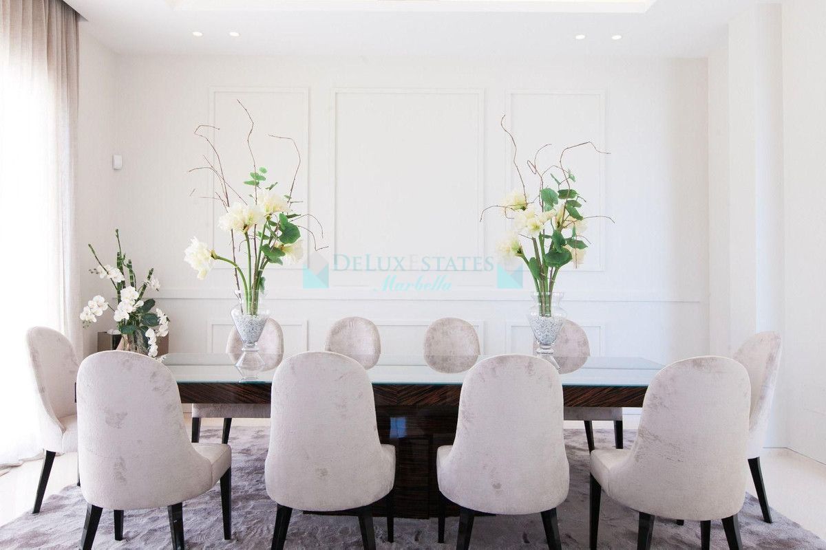 Villa en venta en El Rosario, Marbella Este