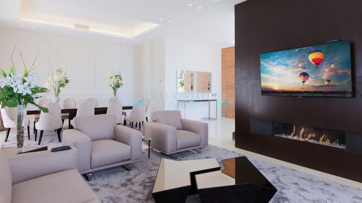 Villa en venta en El Rosario, Marbella Este