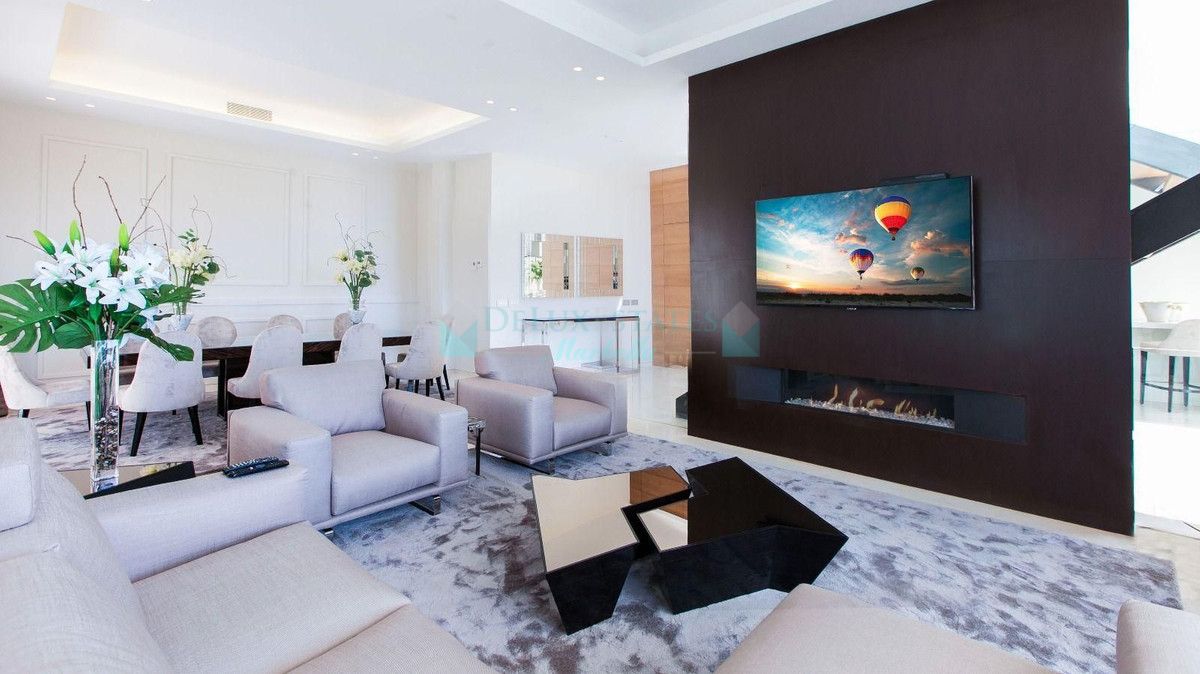 Villa en venta en El Rosario, Marbella Este