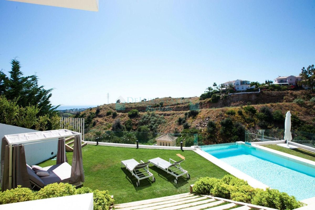 Villa en venta en El Rosario, Marbella Este