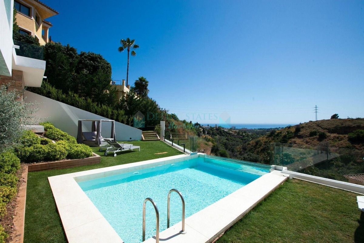 Villa en venta en El Rosario, Marbella Este