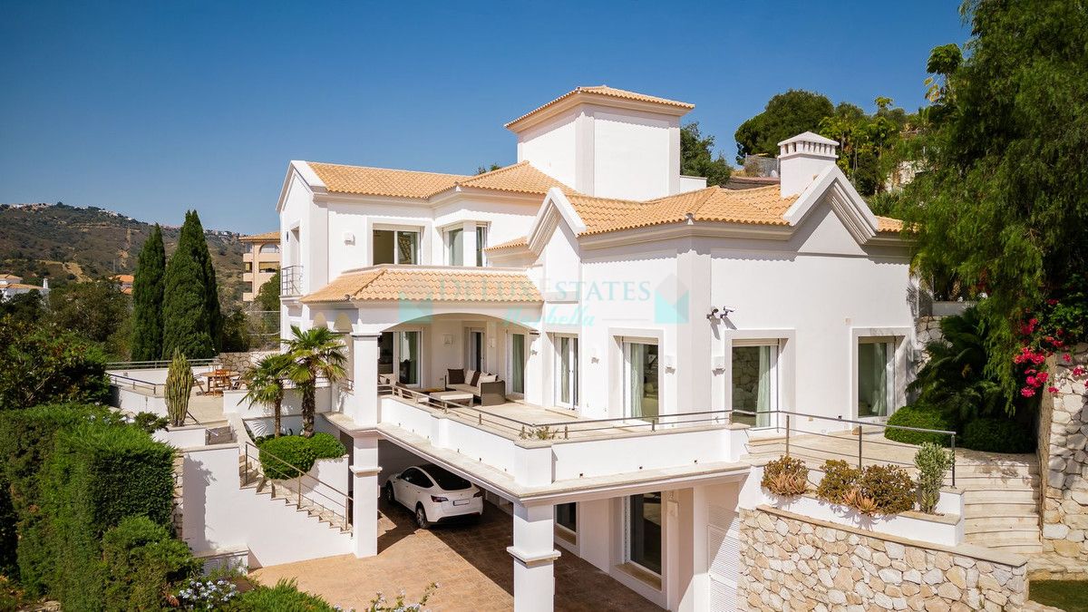 Villa for sale in Elviria, Marbella East