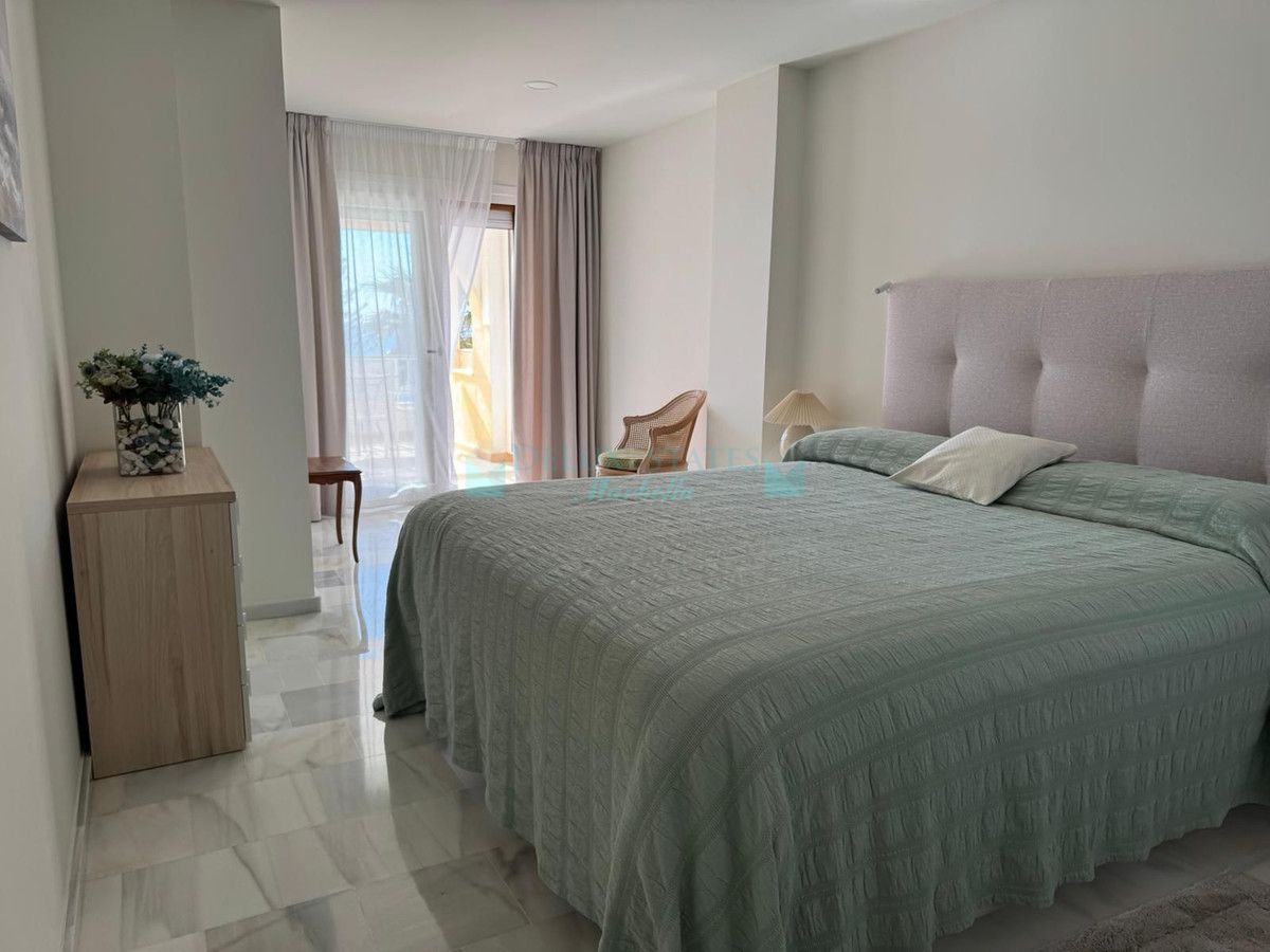 Apartamento en alquiler en Estepona