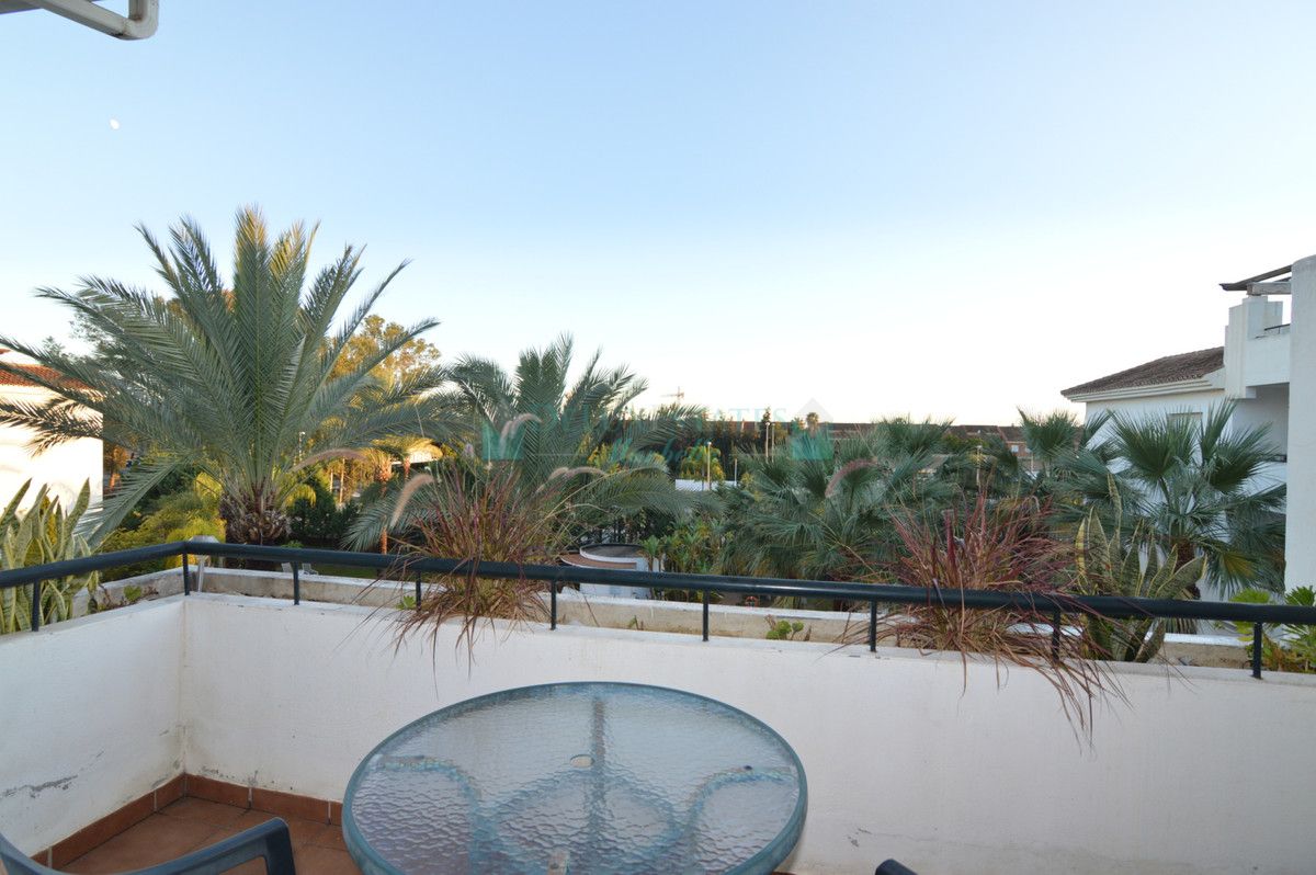 Penthouse for sale in Nueva Andalucia