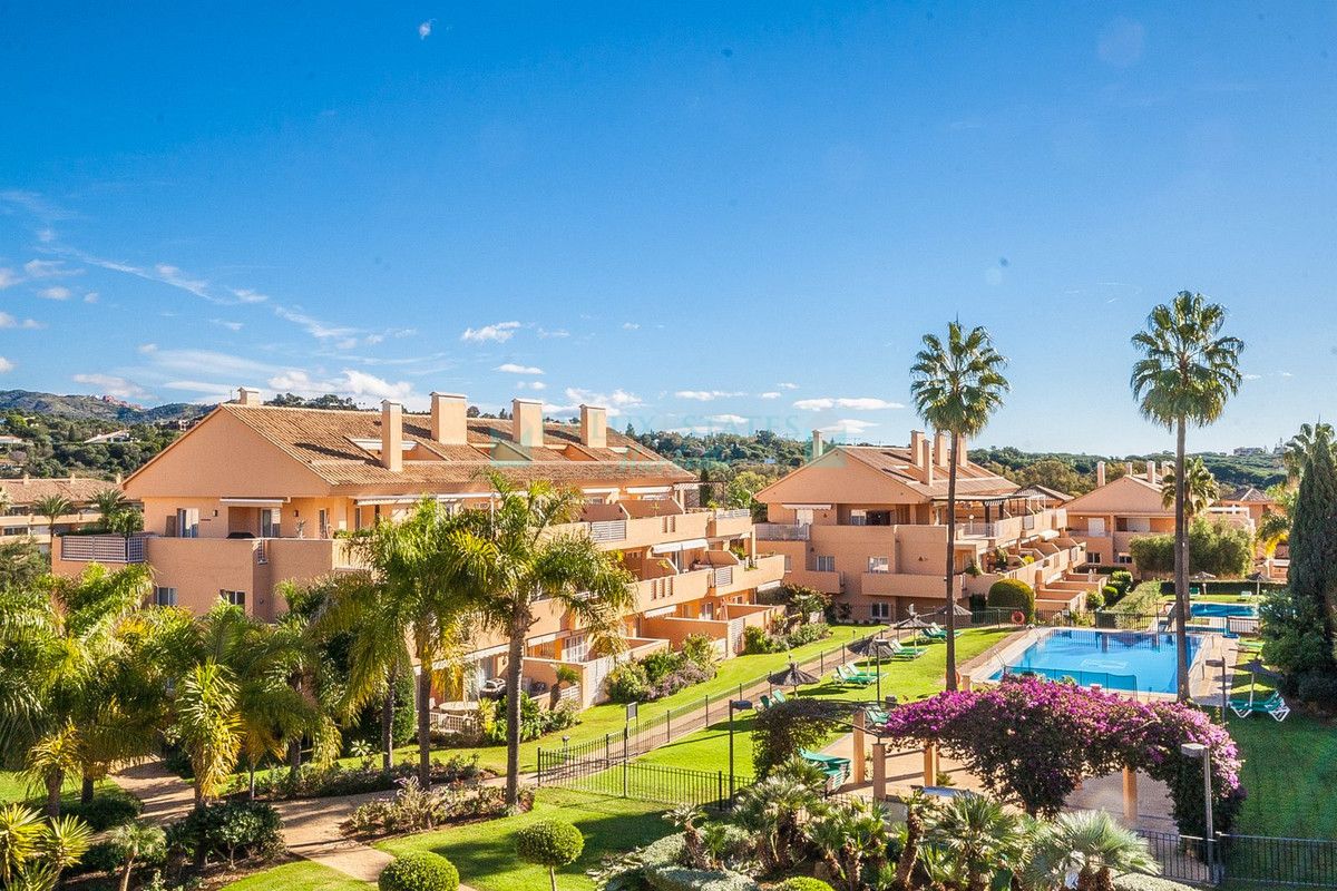 Penthouse for sale in Elviria, Marbella East