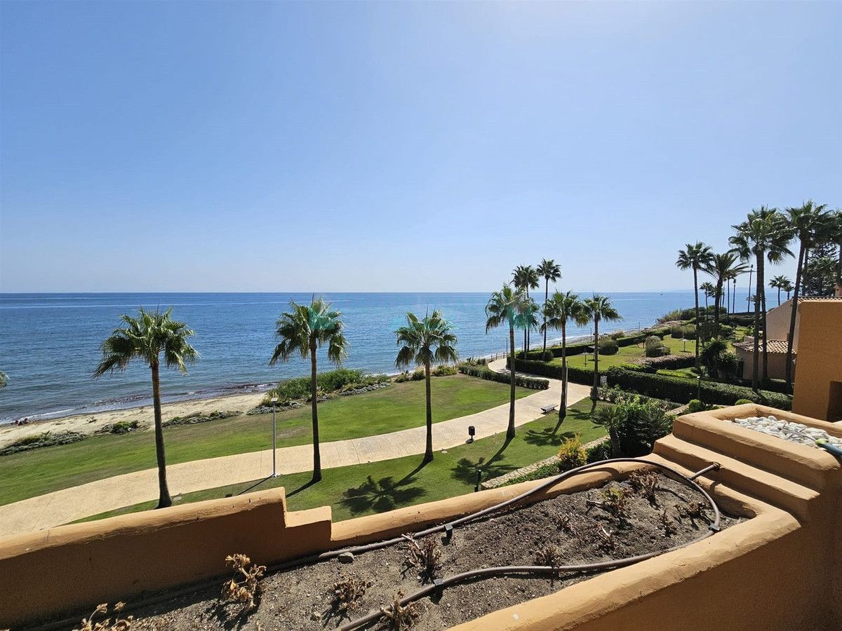 Apartamento en venta en New Golden Mile, Estepona