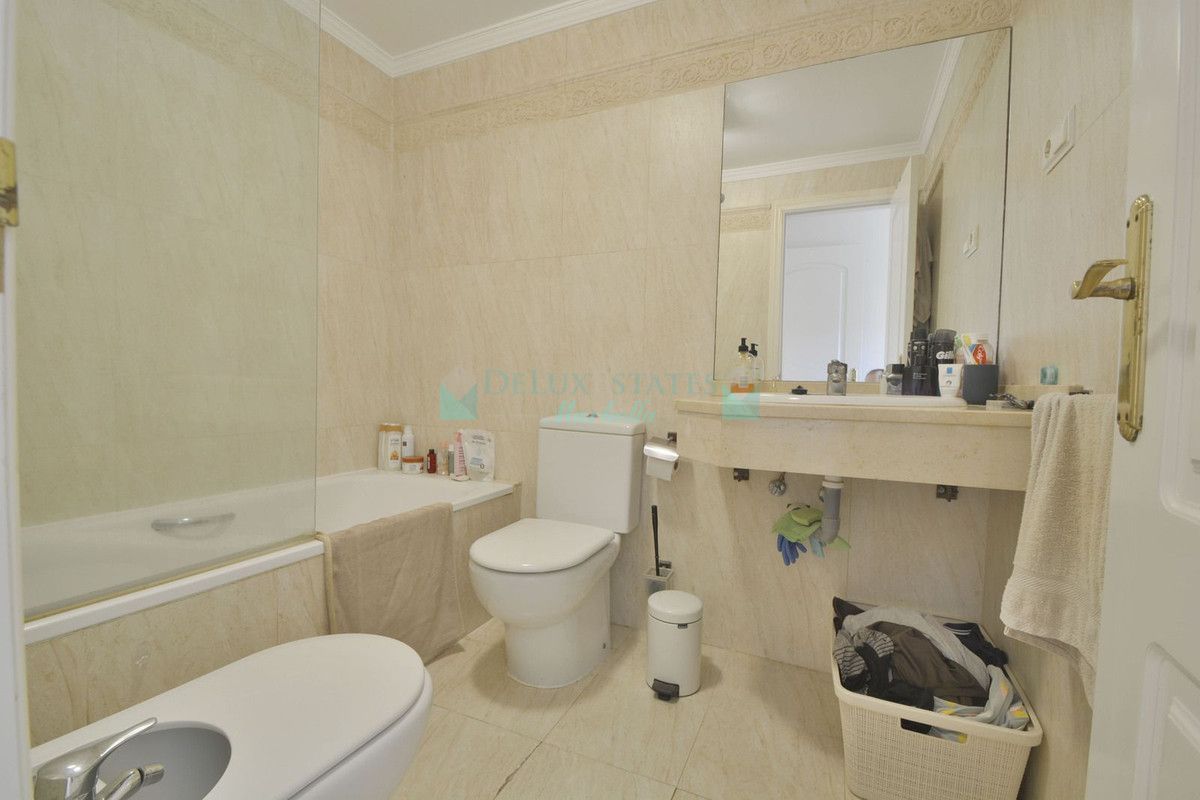 Apartamento Planta Baja en venta en Elviria, Marbella Este