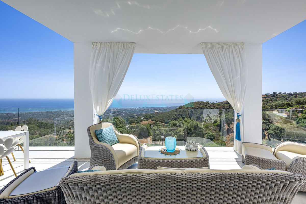 Town House for sale in La Mairena, Marbella East