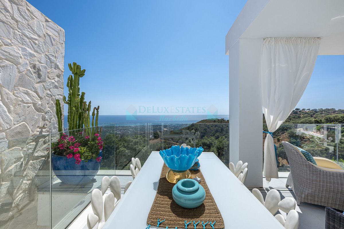 Town House for sale in La Mairena, Marbella East