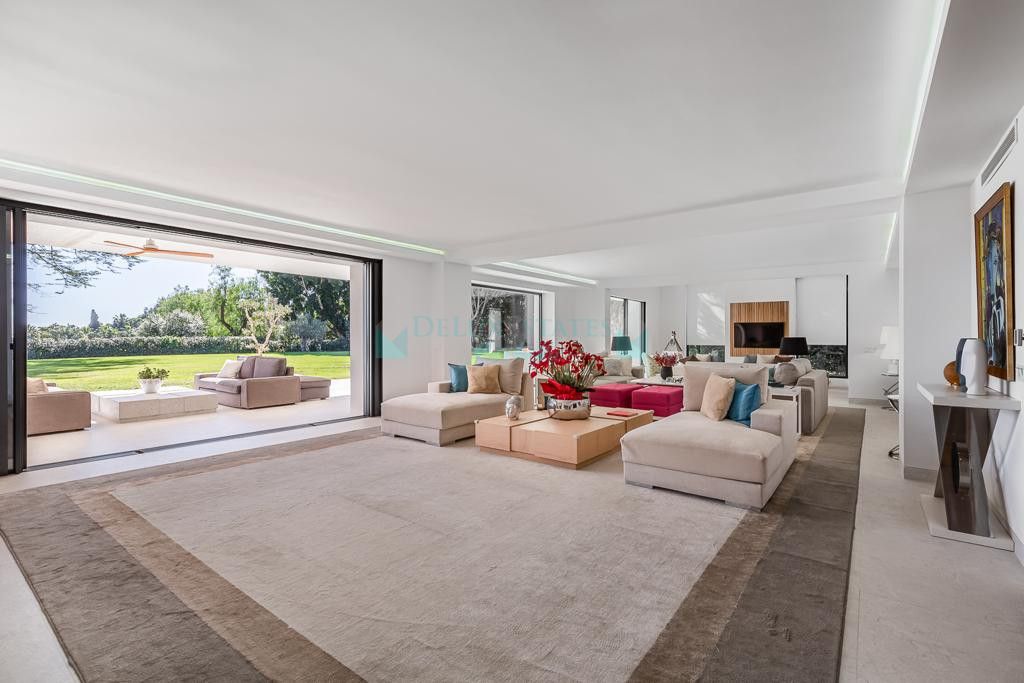 Villa for rent in Estepona