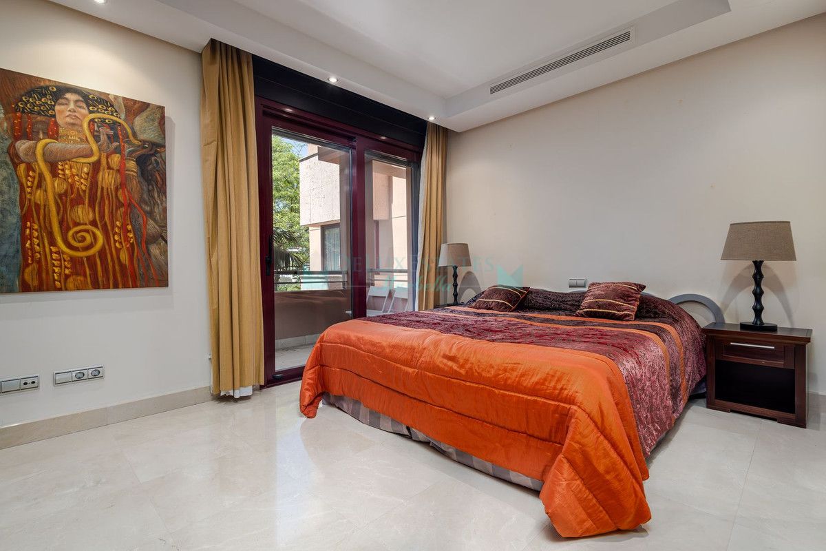Apartment for rent in Marbella - Puerto Banus