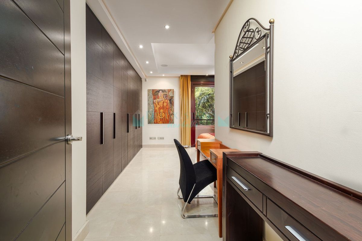Apartment for rent in Marbella - Puerto Banus