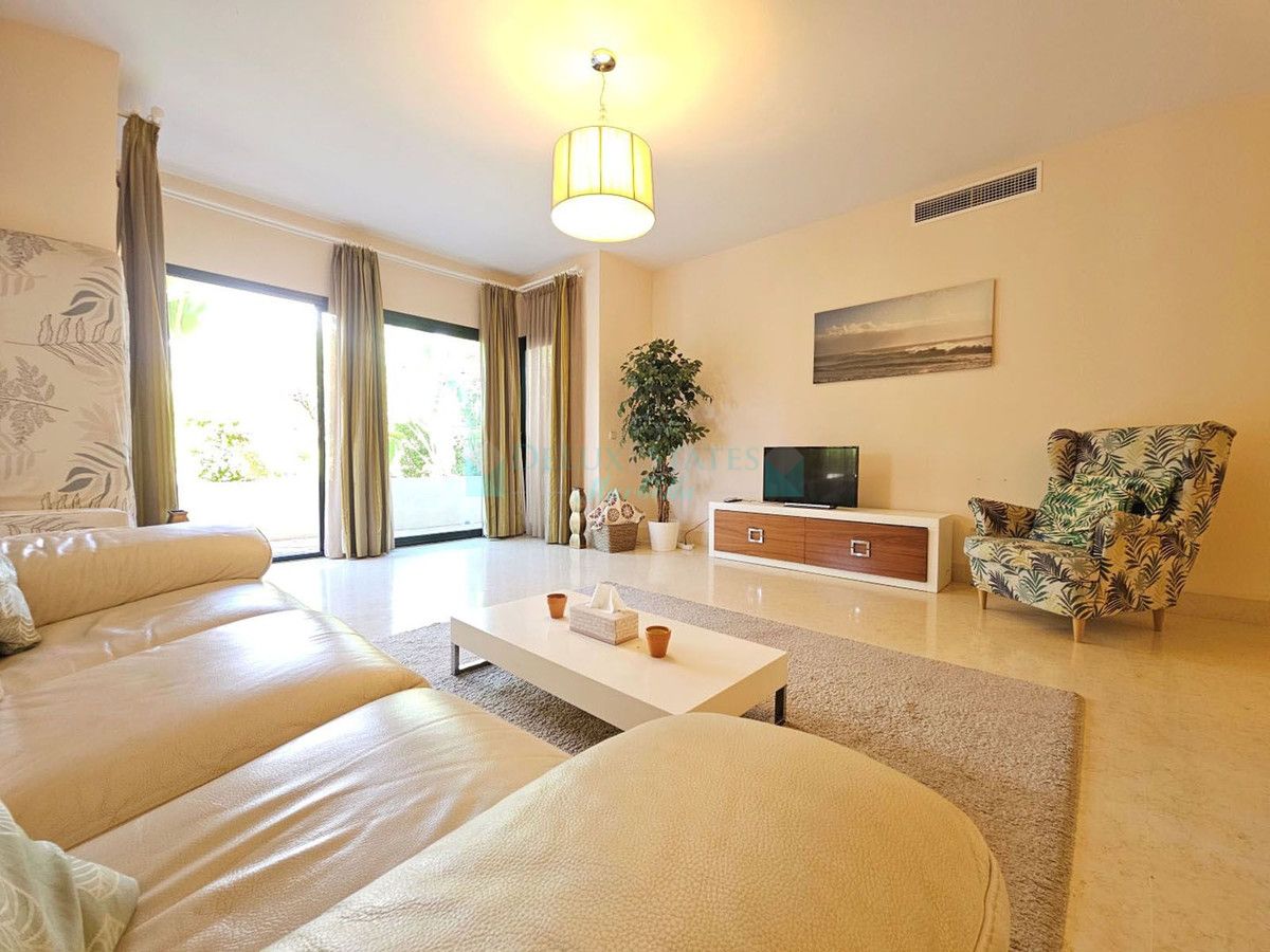 Apartamento Planta Baja en alquiler en Benahavis