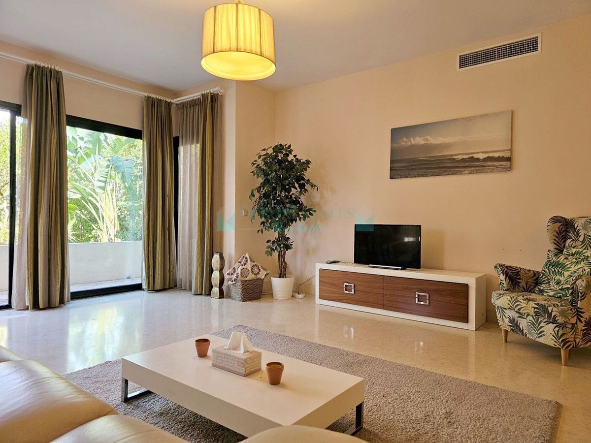 Apartamento Planta Baja en alquiler en Benahavis