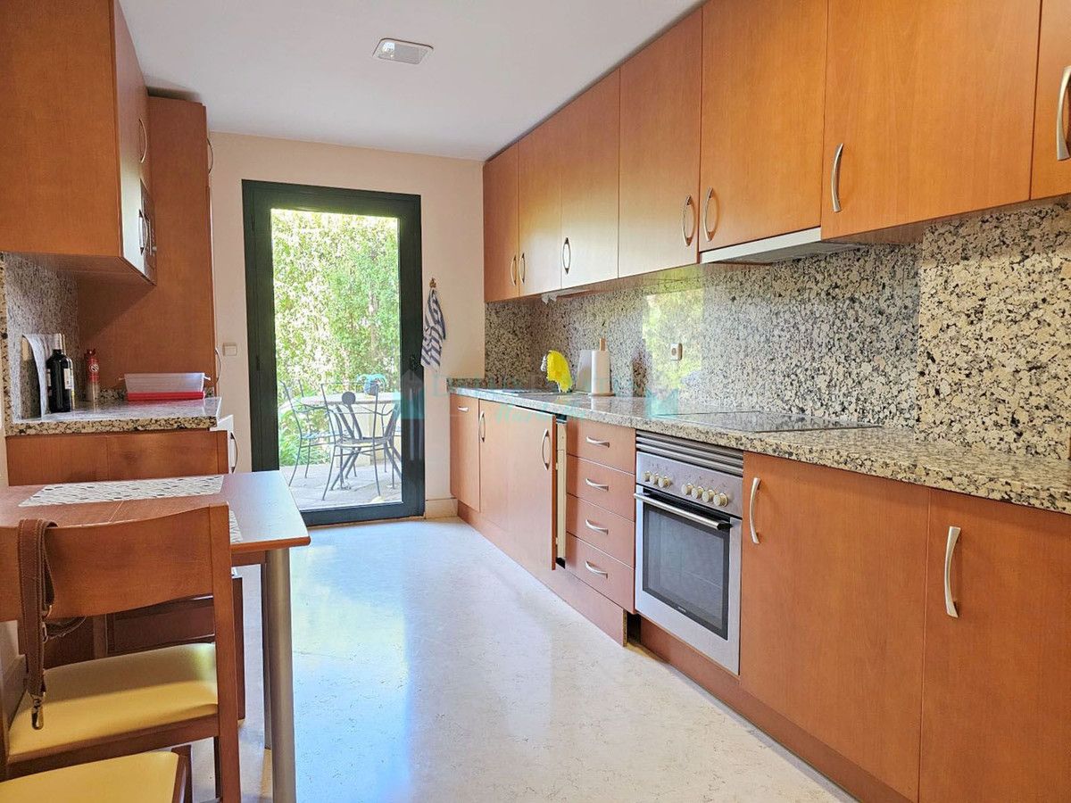 Apartamento Planta Baja en alquiler en Benahavis