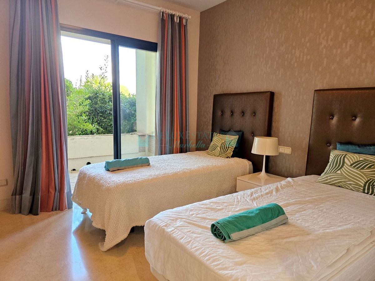 Apartamento Planta Baja en alquiler en Benahavis