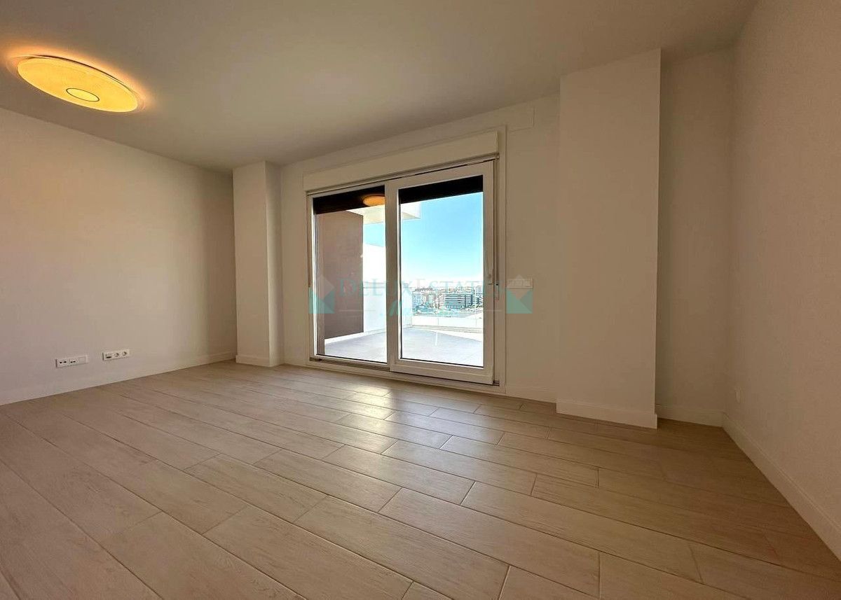 Penthouse for rent in Estepona