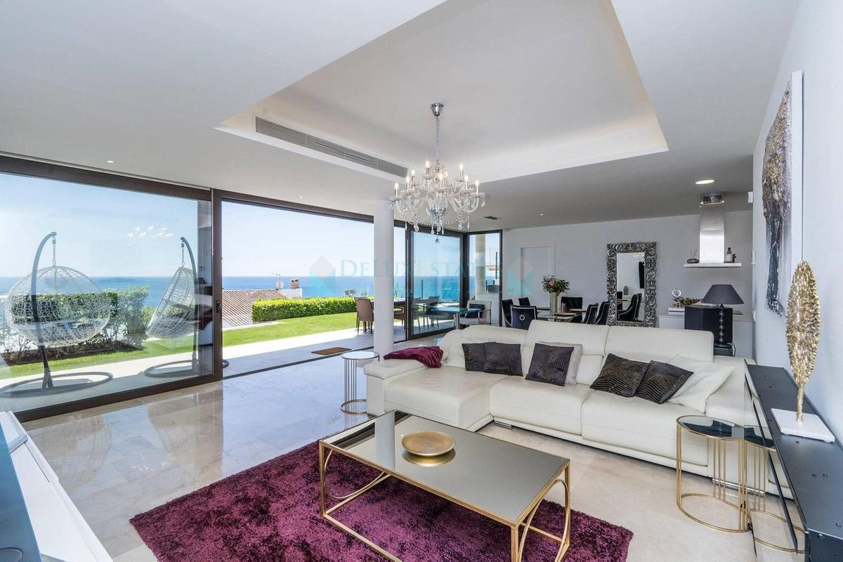 Villa en venta en Estepona