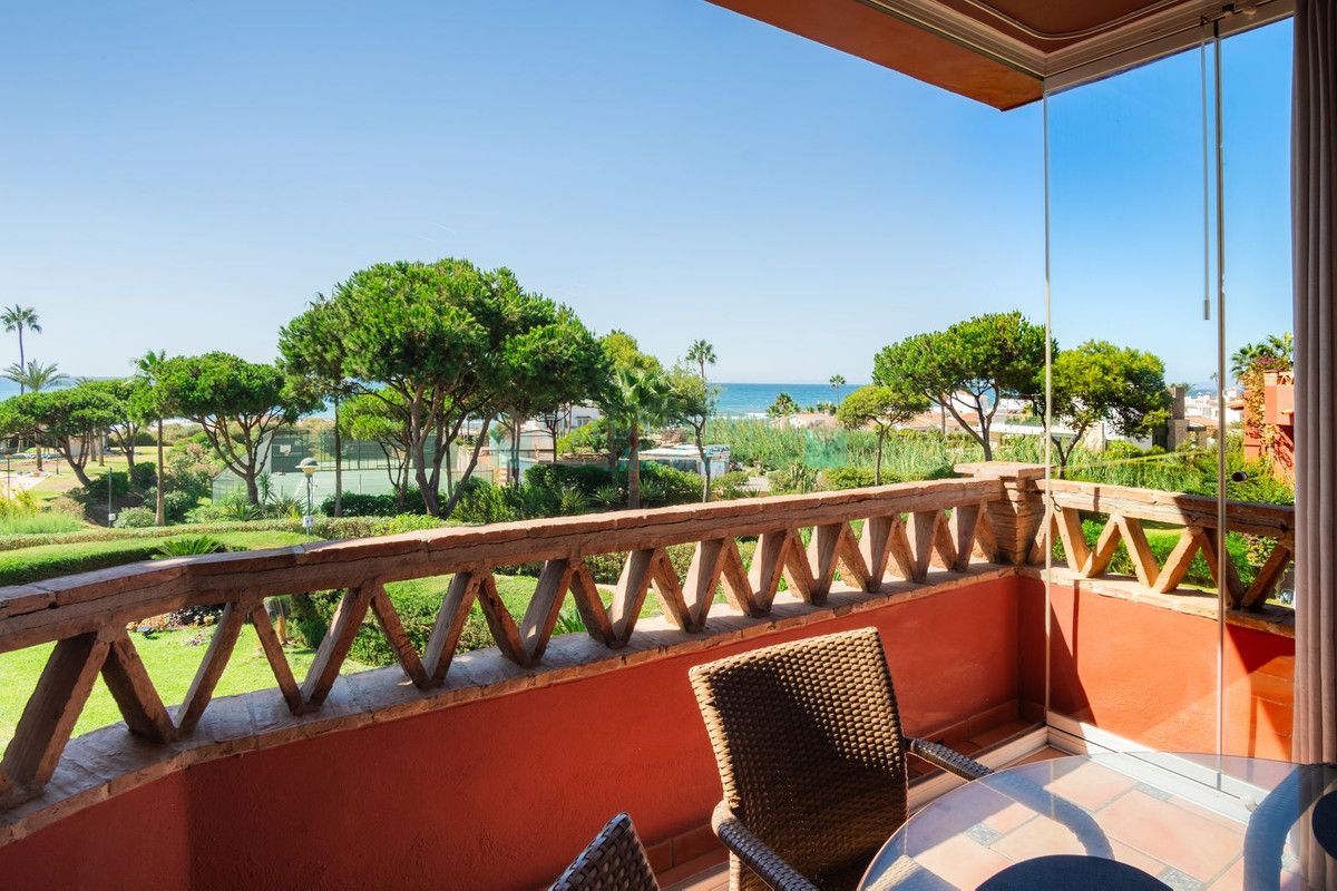 Apartamento en venta en Elviria, Marbella Este