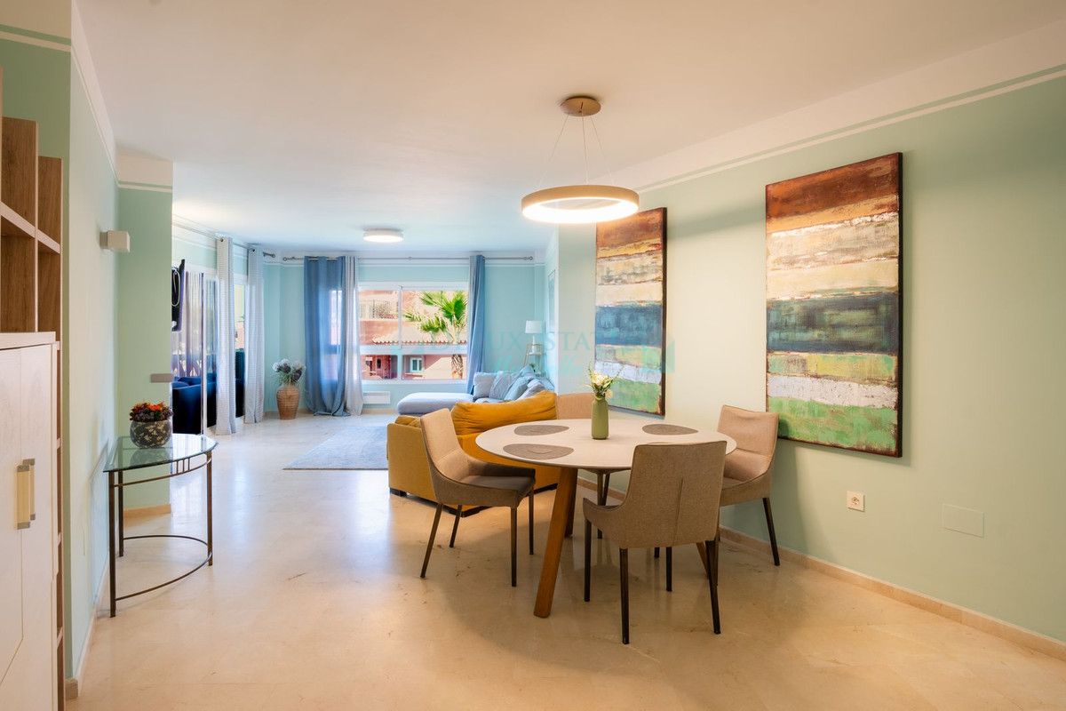 Apartamento en venta en Elviria, Marbella Este