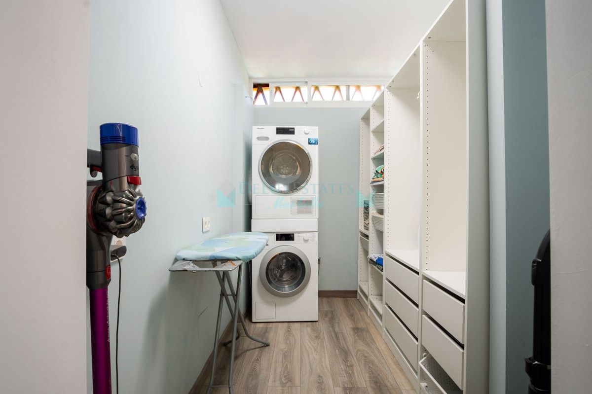 Apartamento en venta en Elviria, Marbella Este