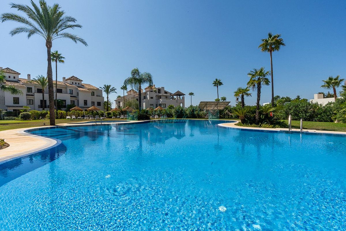 Apartamento Planta Baja en venta en El Paraiso, Estepona