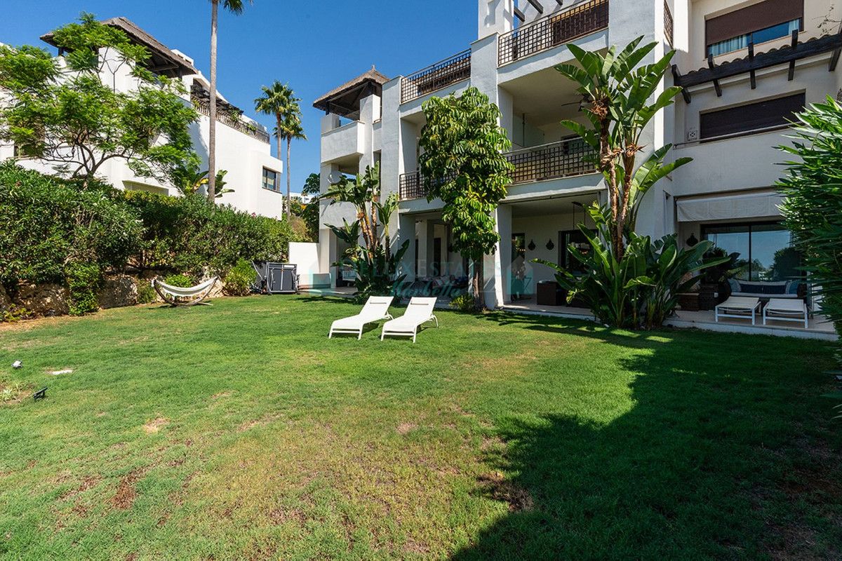 Apartamento Planta Baja en venta en El Paraiso, Estepona