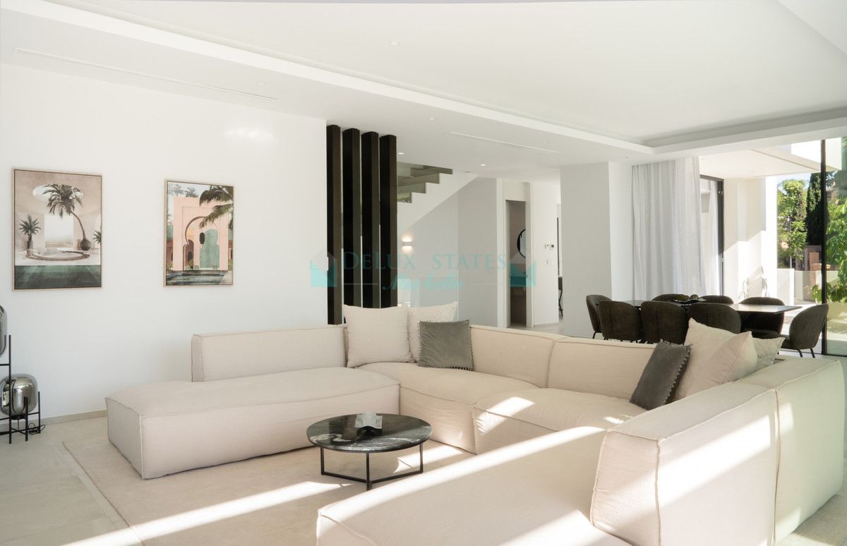 Villa en venta en Estepona