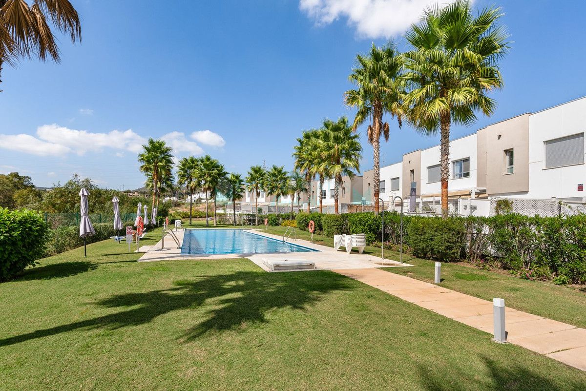 Town House for sale in Estepona