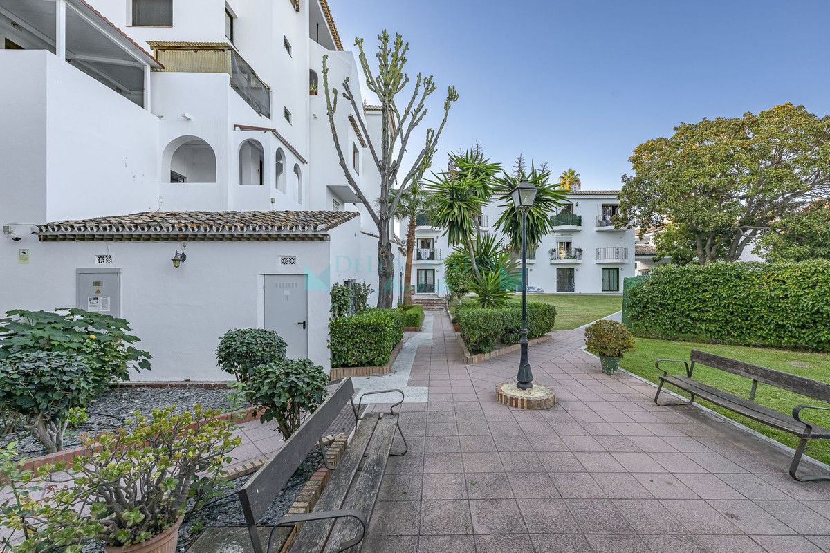 Studio for sale in New Golden Mile, Estepona