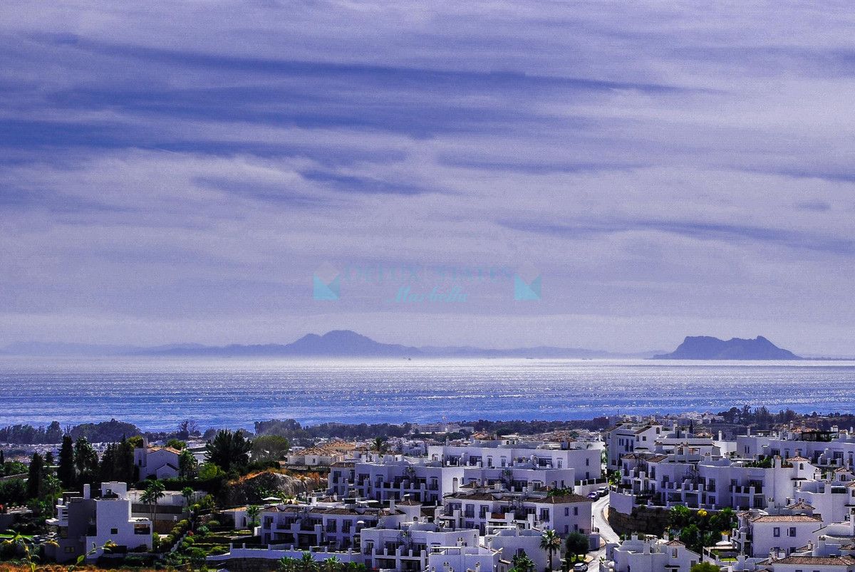 Ground Floor Apartment for sale in El Paraiso, Estepona