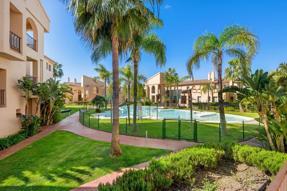 Ground Floor Apartment for sale in El Paraiso, Estepona