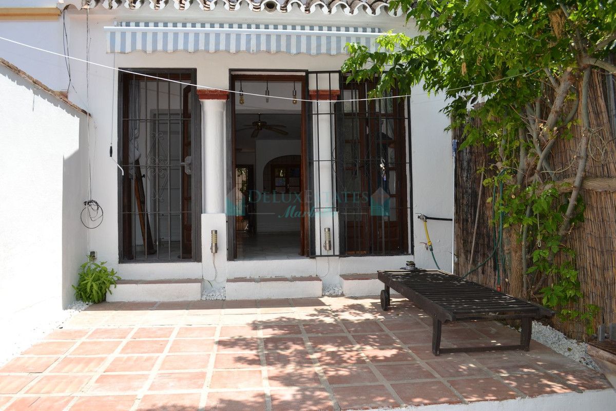 Adosado en venta en Elviria, Marbella Este