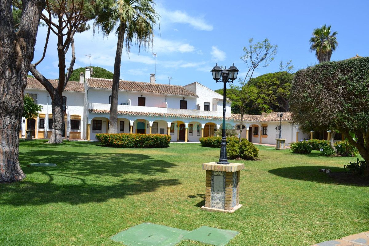 Adosado en venta en Elviria, Marbella Este