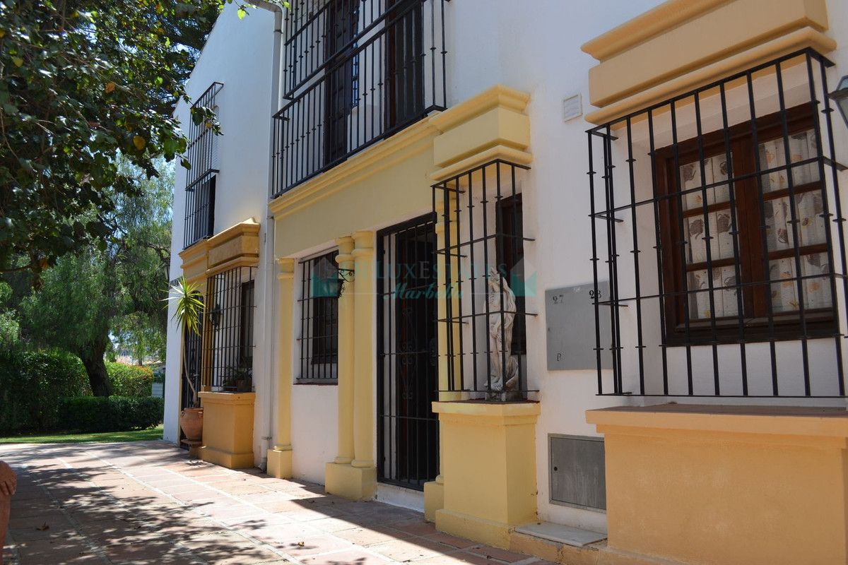 Adosado en venta en Elviria, Marbella Este