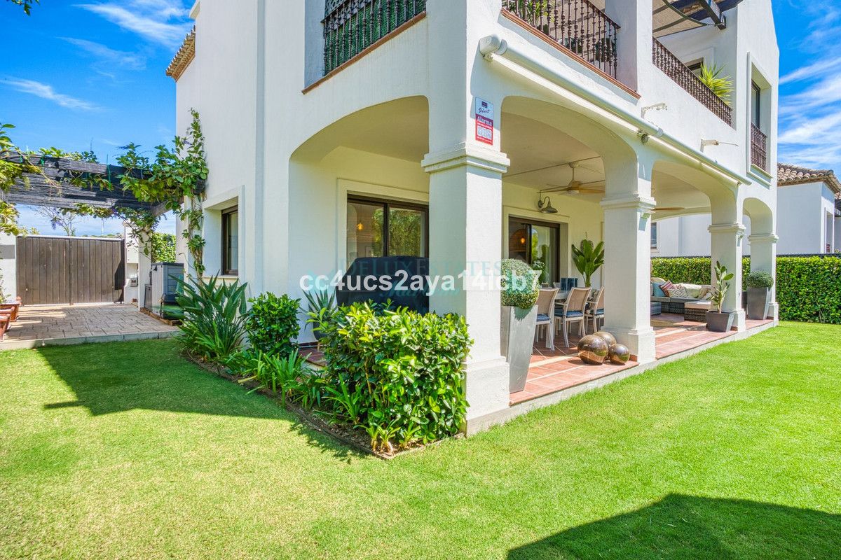 Villa for sale in Estepona