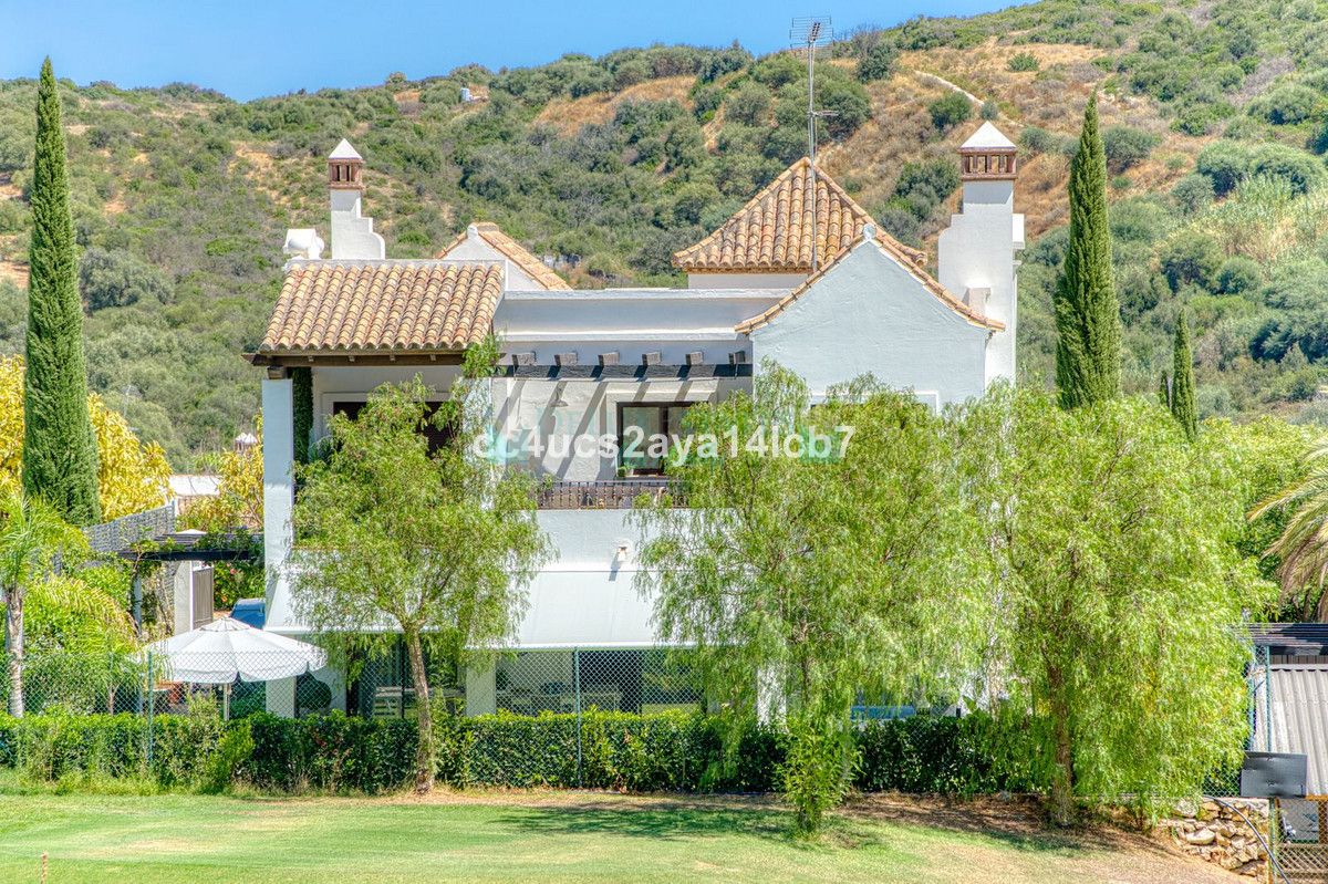 Villa for sale in Estepona