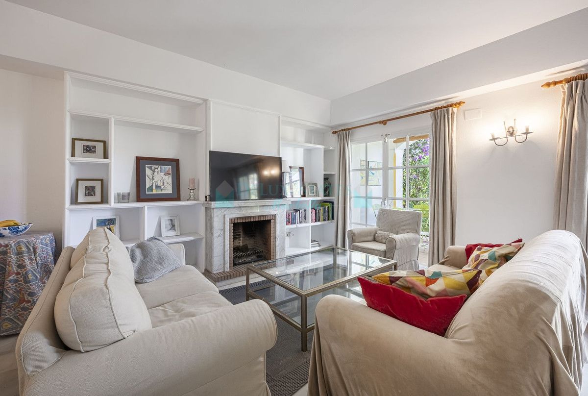 Town House for sale in Estepona