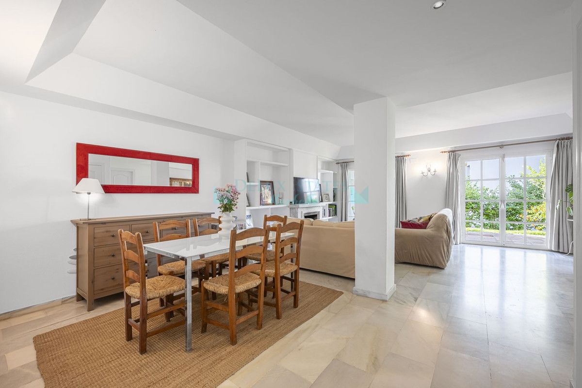 Town House for sale in Estepona